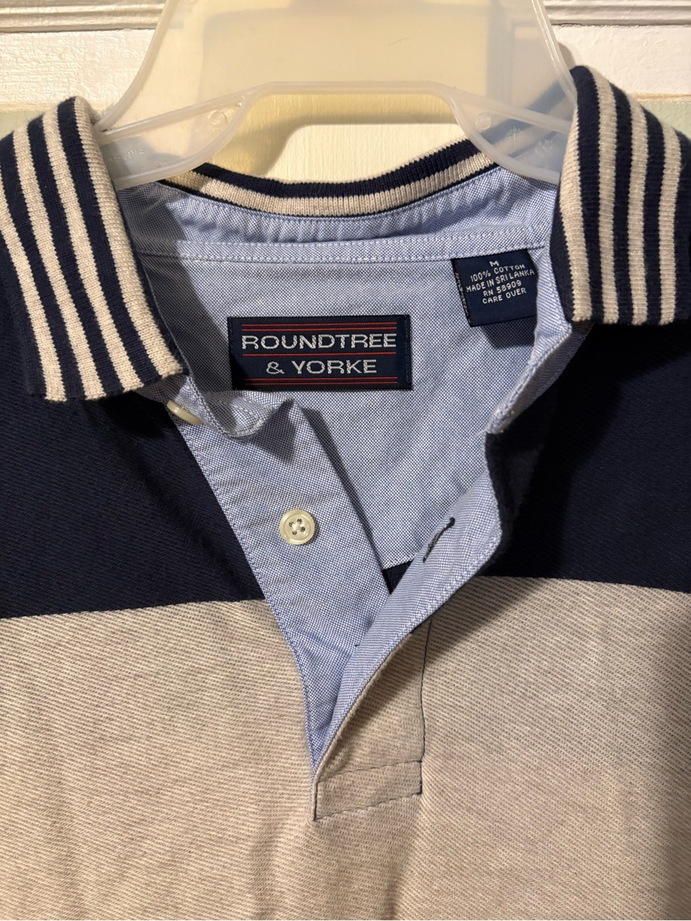 Roundtree & Yorke Navy and Cream Striped V-Neck Rugby Sweater